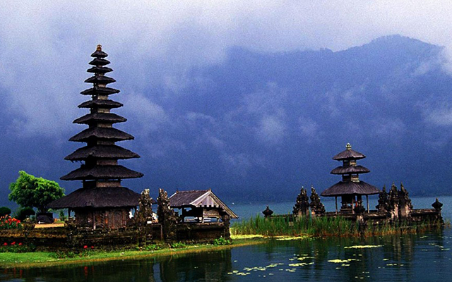 Danau Beratan Bali, Храм на озеро Братан Бали, Bedugul Bali